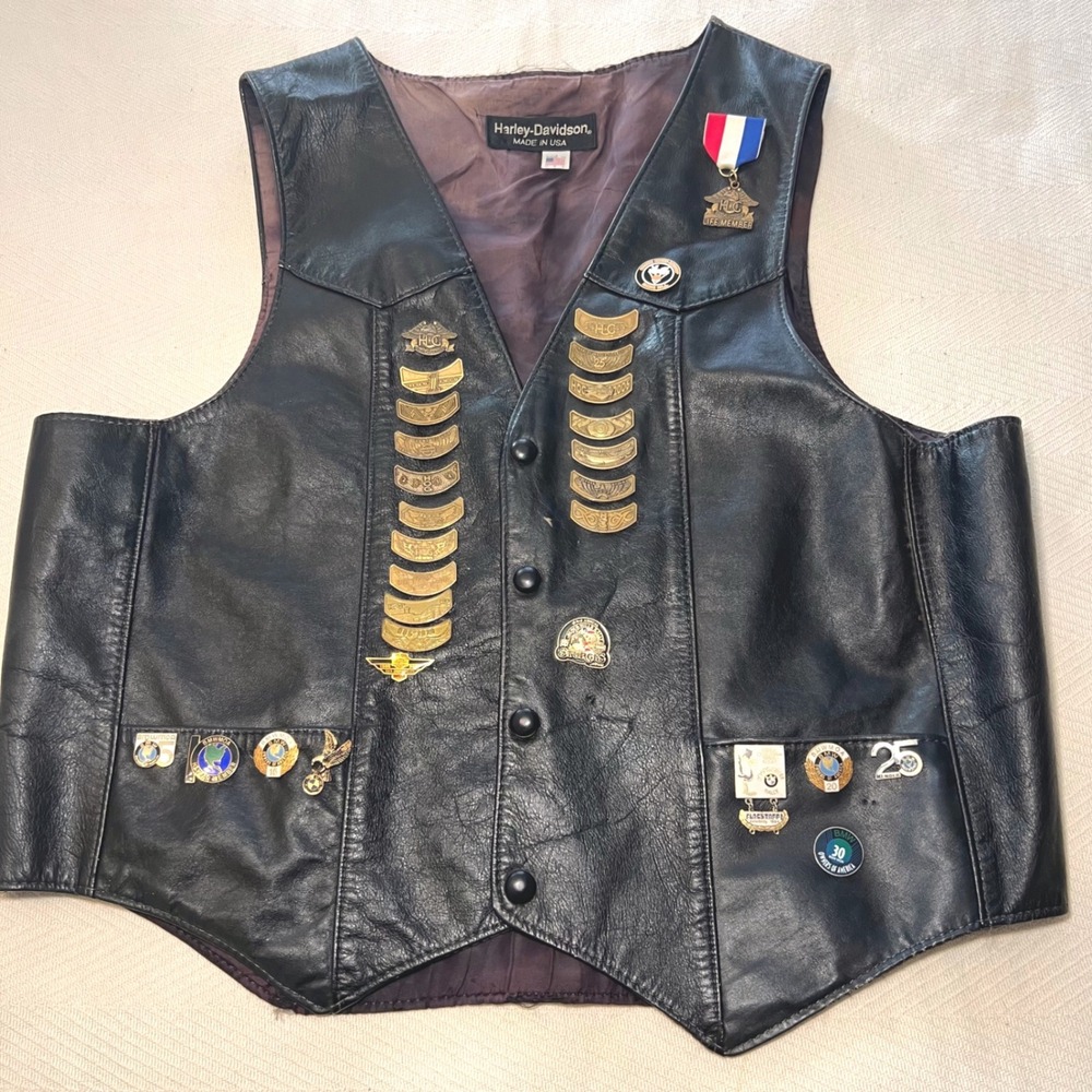 Vintage Harley-Davidson Leather Vest HOG Life Member Pins STURGIS BMW MOA XL/46"